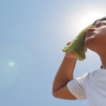 أسباب وأعراض ضربة الشمس وطرق الوقاية والعلاج أسباب وأعراض ضربة الشمس وطرق الوقاية والعلاج