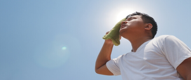 أسباب وأعراض ضربة الشمس وطرق الوقاية والعلاج