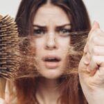 تساقط الشعر: فهم الأسباب والعلاج تساقط الشعر: فهم الأسباب والعلاج